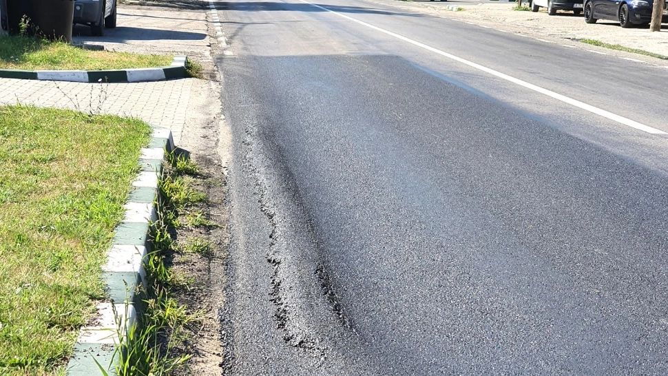 Asfaltare de mântuială pe DN1 A
