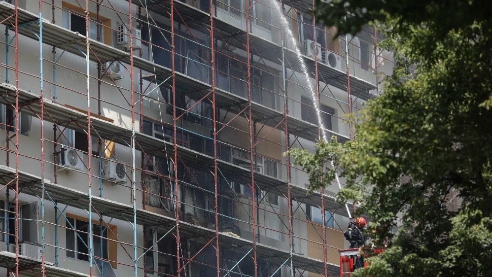 Incendiu în Capitală. FOTO: INQUAM (Octav Ganea)