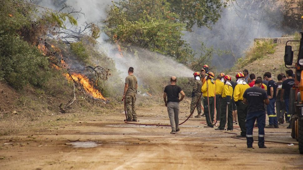 Grecia se confruntă de peste o lună cu incendii devastatoare. Foto/Profimedia