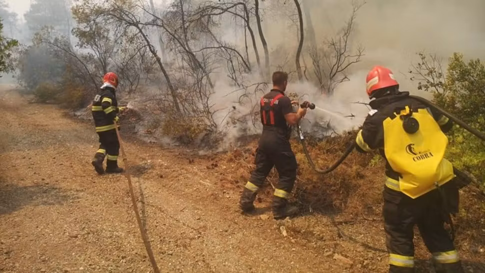 Pompieri români în misiune Grecia, pentru stingerea uriașelor incendii Foto: IGSU