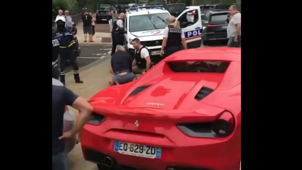 Român din Franța, internat la psihiatrie, după o urmărire ca-n filme. Foto/Captură video