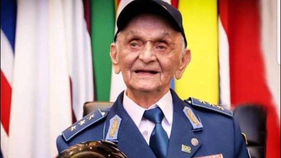 Ion Dobran (102 ani), ultimul pilot de vânătoare român supravietuițor al celui de-al Doilea Război Mondial /Facebook MApN