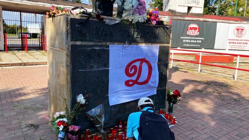 Statuia lui Ivan Patzaichin din fata Clubului Dinamo (foto: Remus Dinu/GSP) 