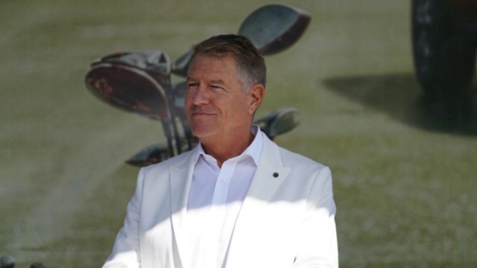 Iohannis și sportul său preferat. Foto/Arhivă