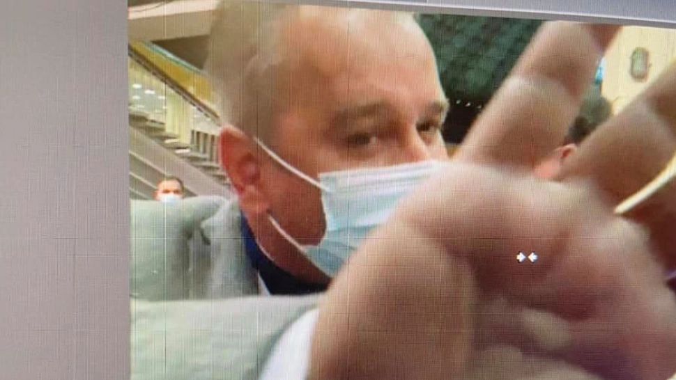 VIDEO Incident HALUCINANT la congresul PNL! O jurnalistă a fost ÎMBRÂNCITĂ în fața liberalilor, care NU au intervenit