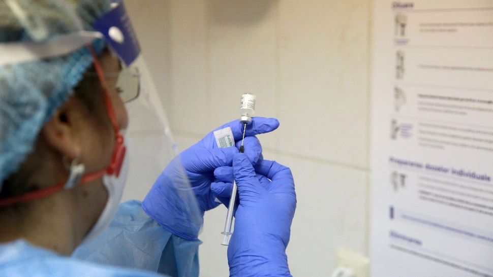 Pfizer cere autorizarea pentru medicamentul anti-Covid. Foto/Profimedia