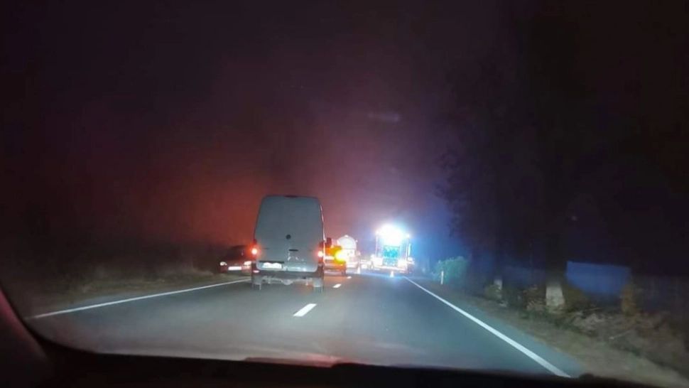 Accident între un autoturism și un microbuz / Foto: actualmm.ro
