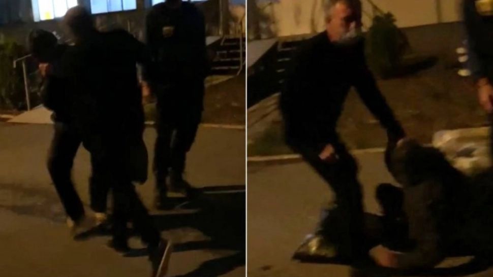 Batut in curtea spitalului