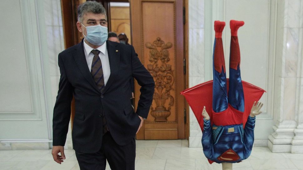 Ciolacu nu mai vrea încu un guvern condus de Superman. Foto/Inquam