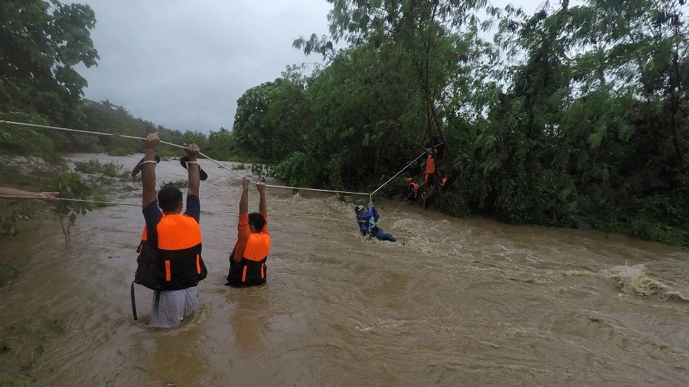 Dezastru după furtuna Kompasu în Filipine. Sursa foto: Profi Media