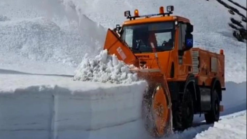 Șoseaua TRANSALPINA vă rămâne deschisă în această iarnă
