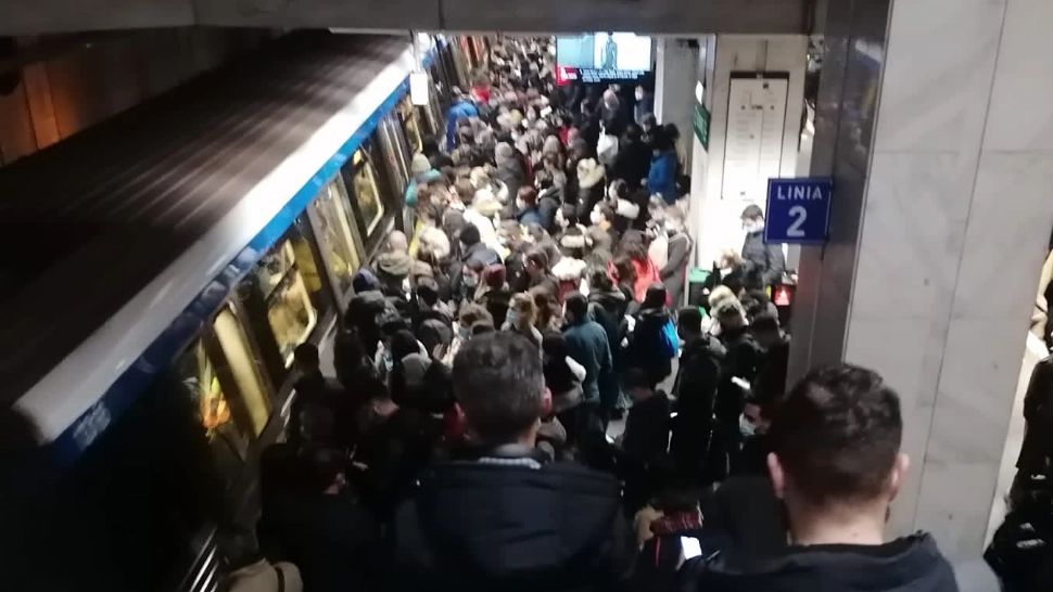 Aglomeratie la statia de metrou Aviatorilor 