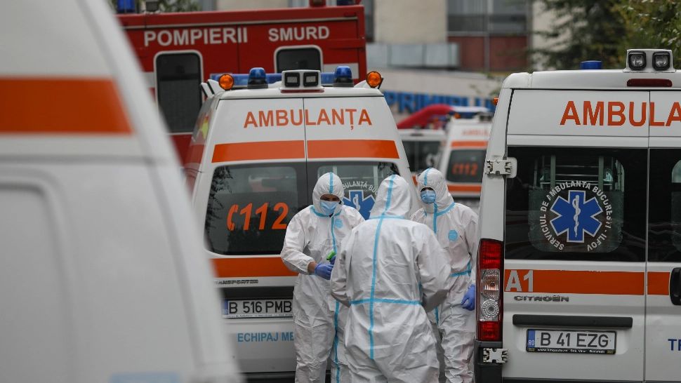 Coadă de ambulanțe la ATI, în perioada de vârf a pandemiei