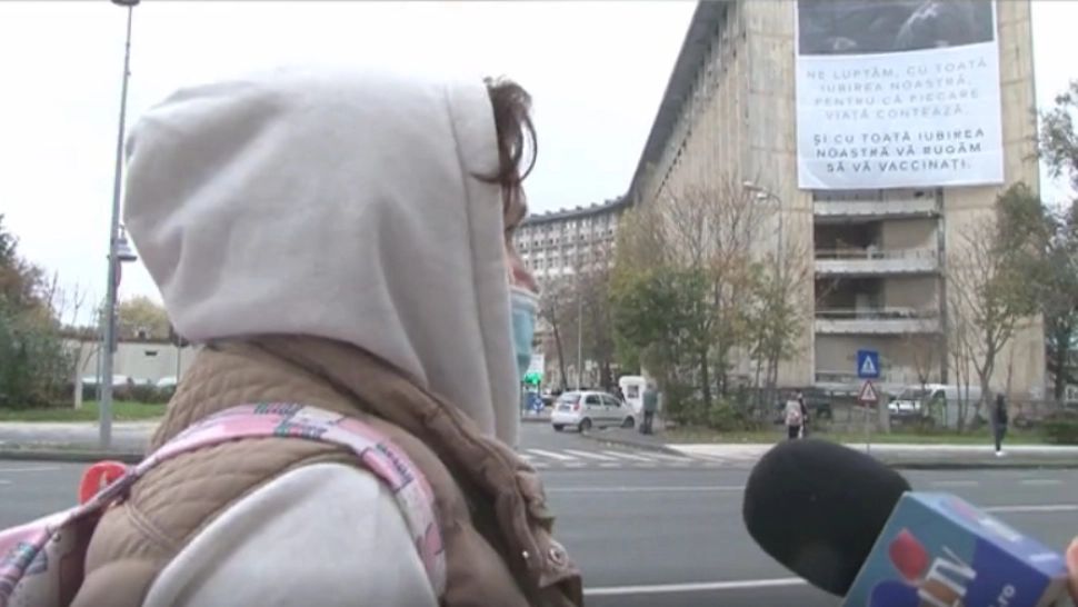 Mesaj pe clădirea SJ Constanța