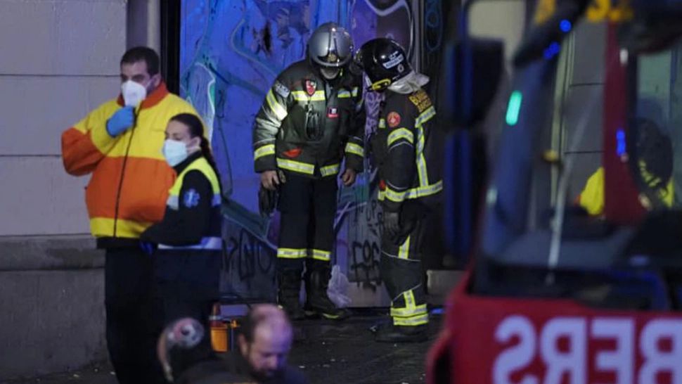 Incendiu devastator în fostul sediu al unei bănci din Spania