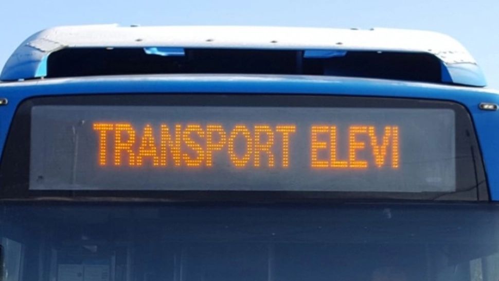 Din fericire, în autobuz nu erau elevi 