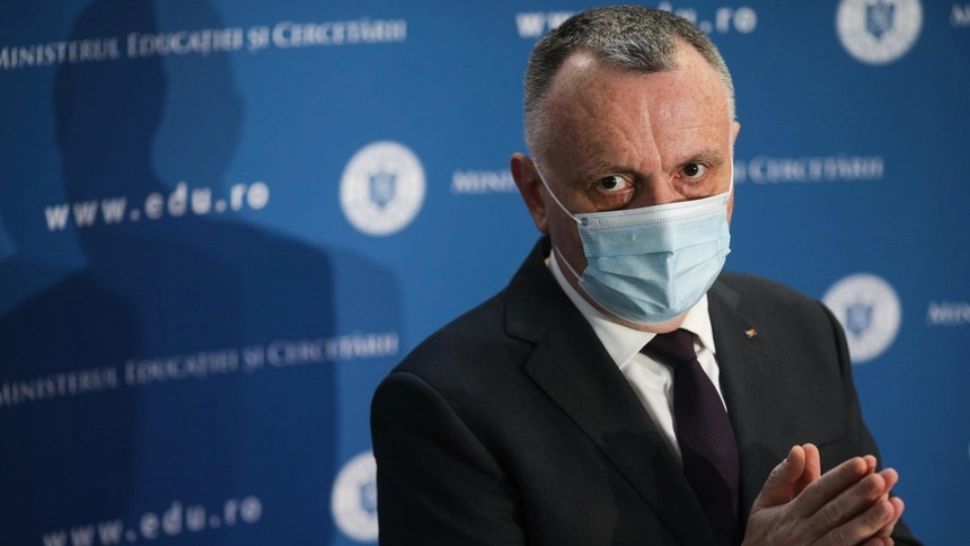 Cîmpeanu anunţă primul caz POZITIV de COVID, după testele cu salivă. Este vorba despre un elev al unui liceu din Capitală