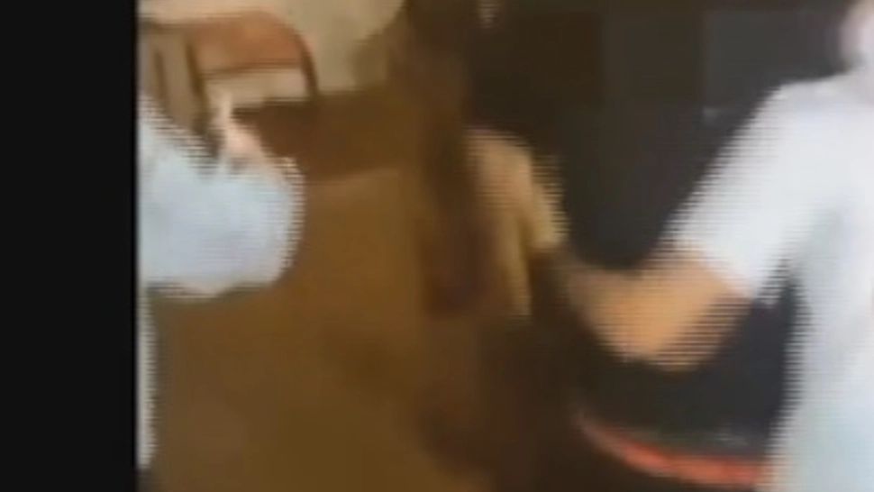 SCANDAL la liceul Jean Monnet: Profesorul de muzică, surprins când „preda”... striptease