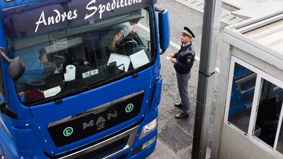 Cozi de 6 kilometri la Vama Nădlac II. Foto/Profimedia
