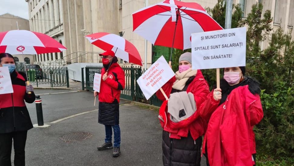 Proteste Sanitas în fața Guvernului pentru majorarea salariilor