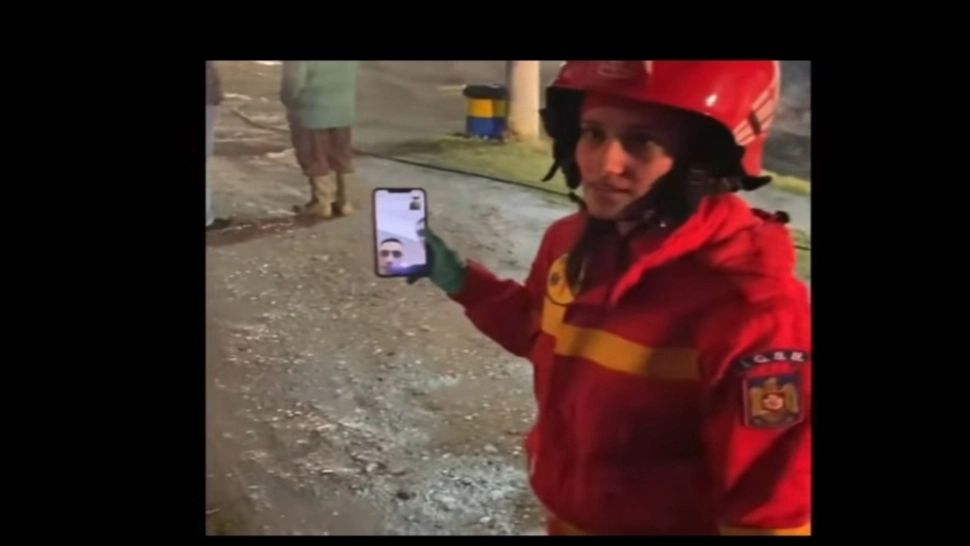 Angajata ISU Sibiu într-un apel video/ Captură video