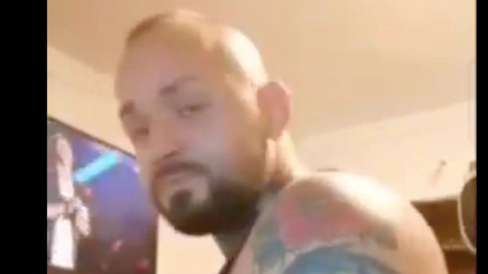 Bărbatul a amenințat un polițist FOTO: captura video