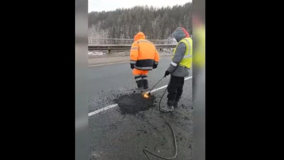 Asfaltare cu picioarele, în Prahova