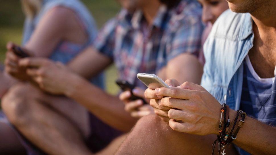 Cum să scapi de dependența de social media, fără prea mari bătăi de cap. Primul lucru pe care trebuie să-l faci