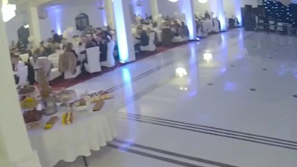 Petrecere de majorat cu 150 de persoane, întreruptă de polițiști: amenzi uriașe