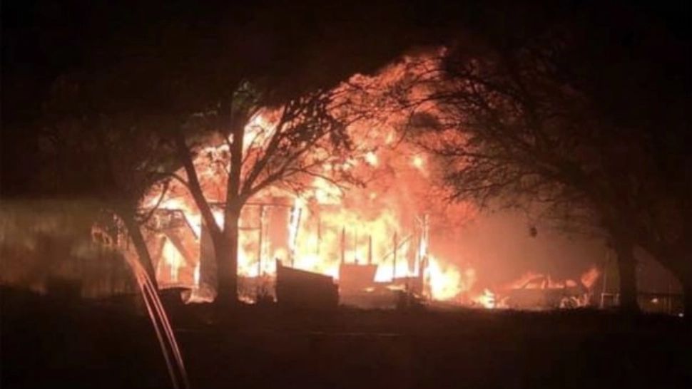 Un copil de 2 ani şi-a salvat familia dintr-un incendiu