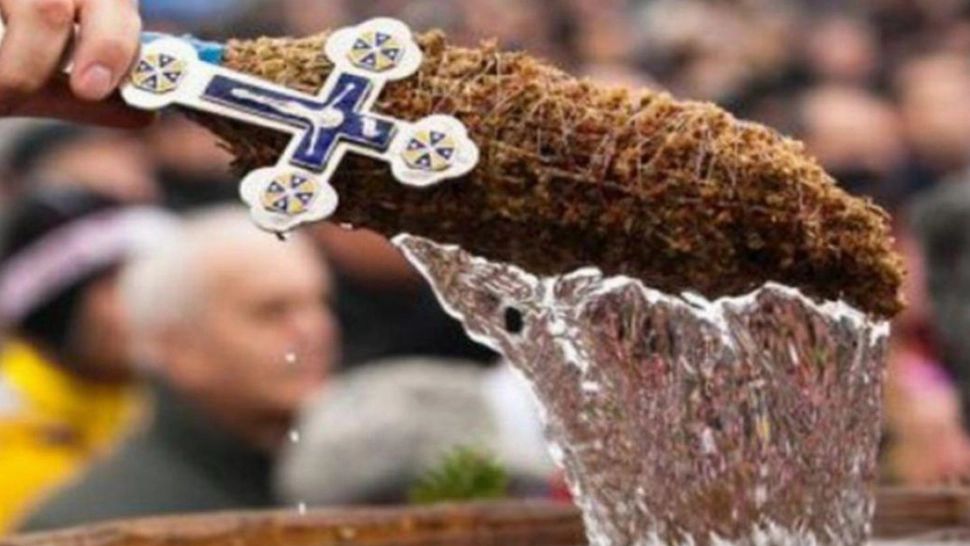 Bobotează 2022. Cum se păstrează Aghiasma Mare și la ce se folosește apa sfințită