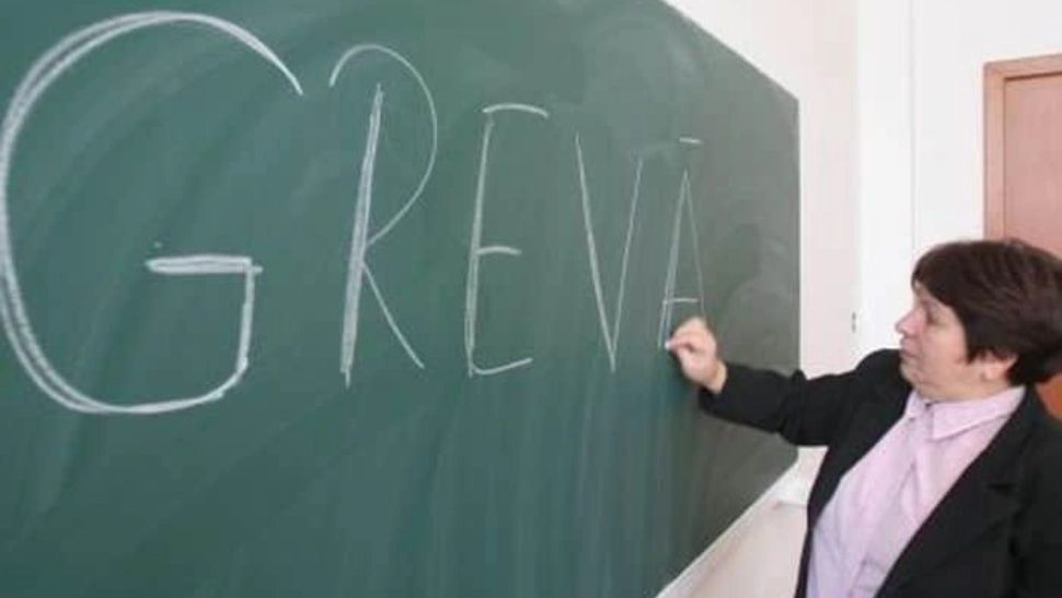 Profesorii amenință cu greva generală