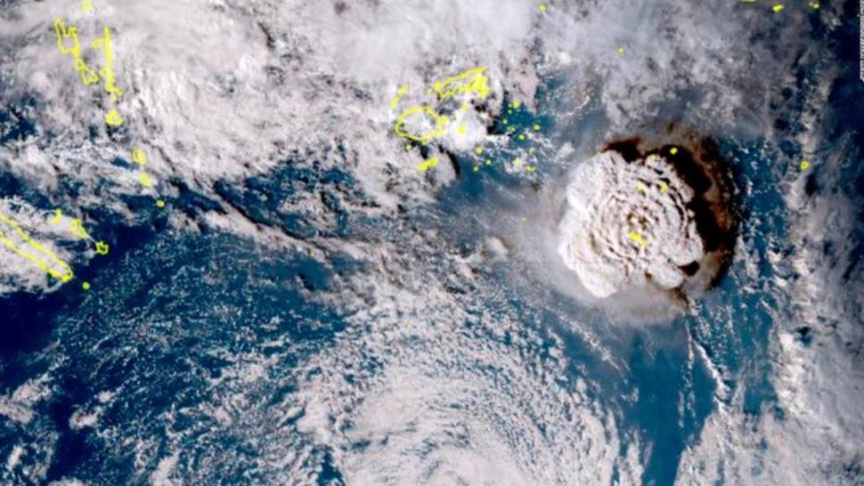 TSUNAMI în Pacificul de Sud după erupția unui vulcan - Imagini dramatice