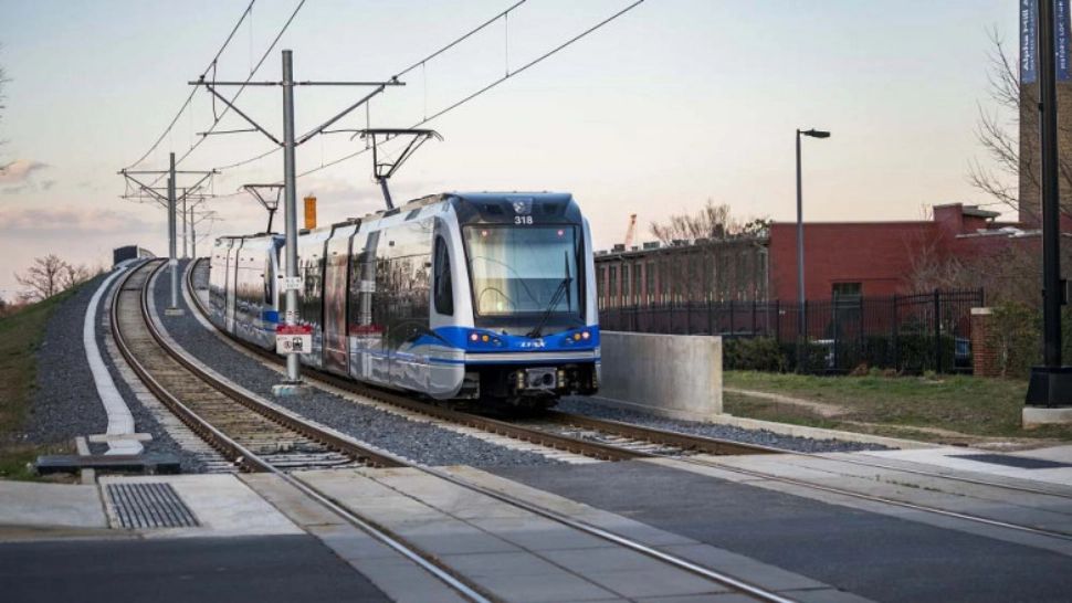 S-a reluat circulația trenurilor pe Valea Prahovei 