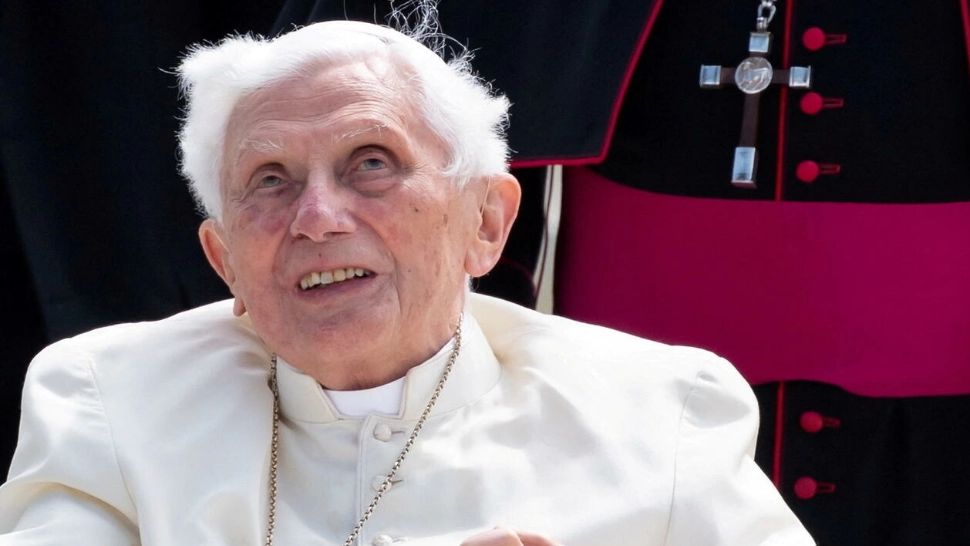Fostul Papa Benedict