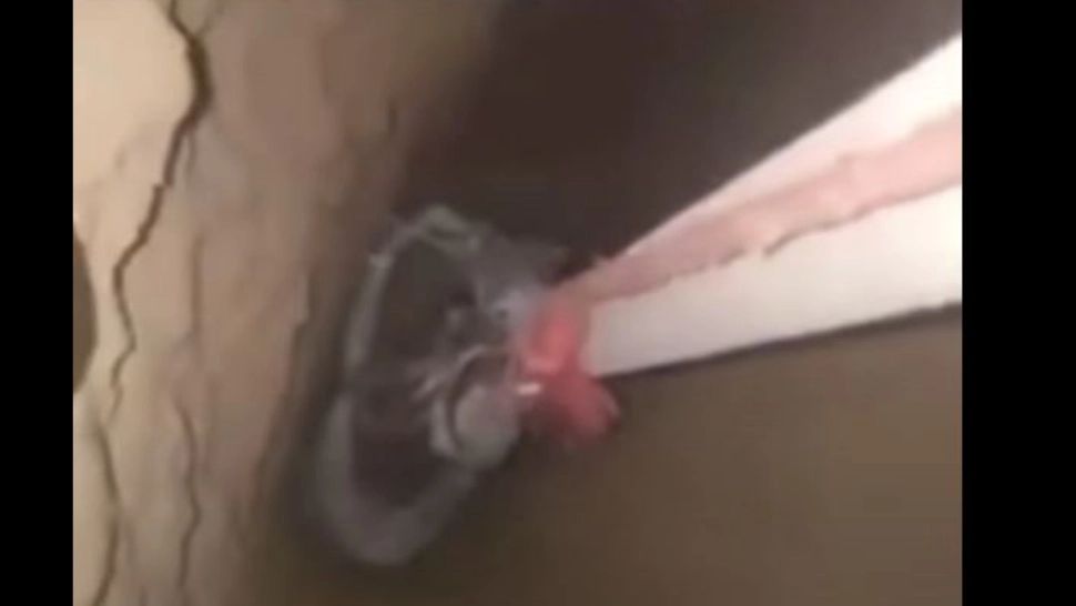 Puțul în care este blocat de 2 zile copilul de 9 ani. Foto/Captură video