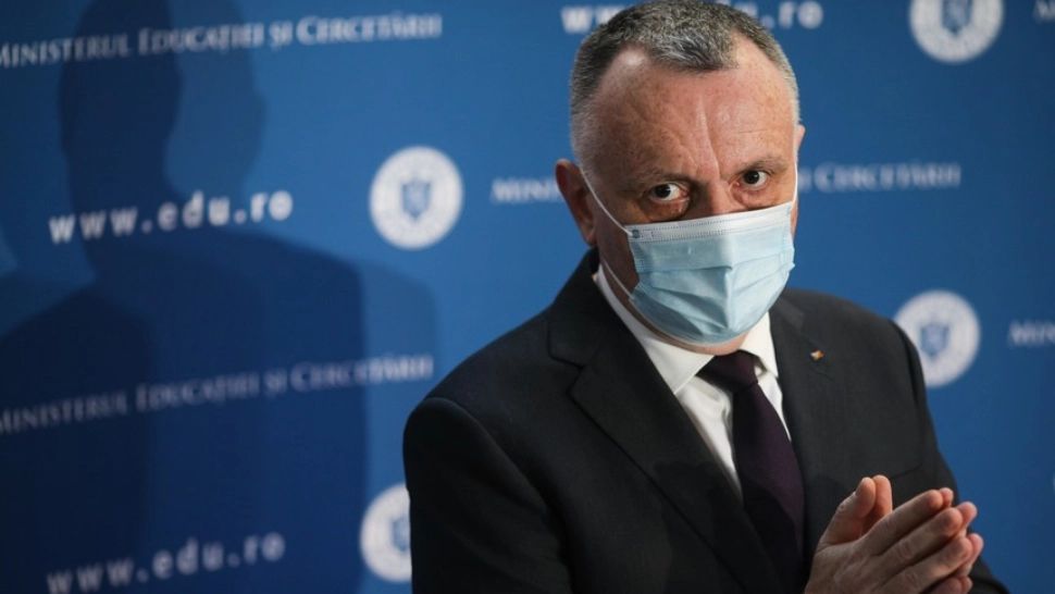 Testarea din școli NU se suspendă! Sorin Cîmpeanu: „2.000 pozitivi în câteva zile. Nedetectați, ar fi infectat 20.000. Sunt teste pentru 2 luni”