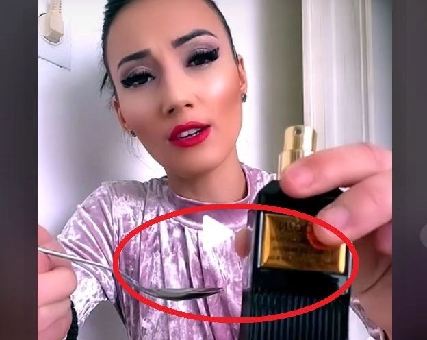 Testul linguritei pentru parfumurile originale
