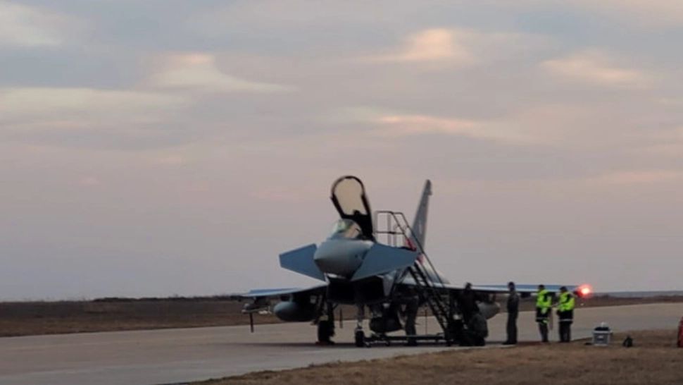 MApN: Avioane F-16 și Eurofighter Typhoon, trimise să monitorizeze spațiul aerian după atacurile rusești/ Arhiv[ foto