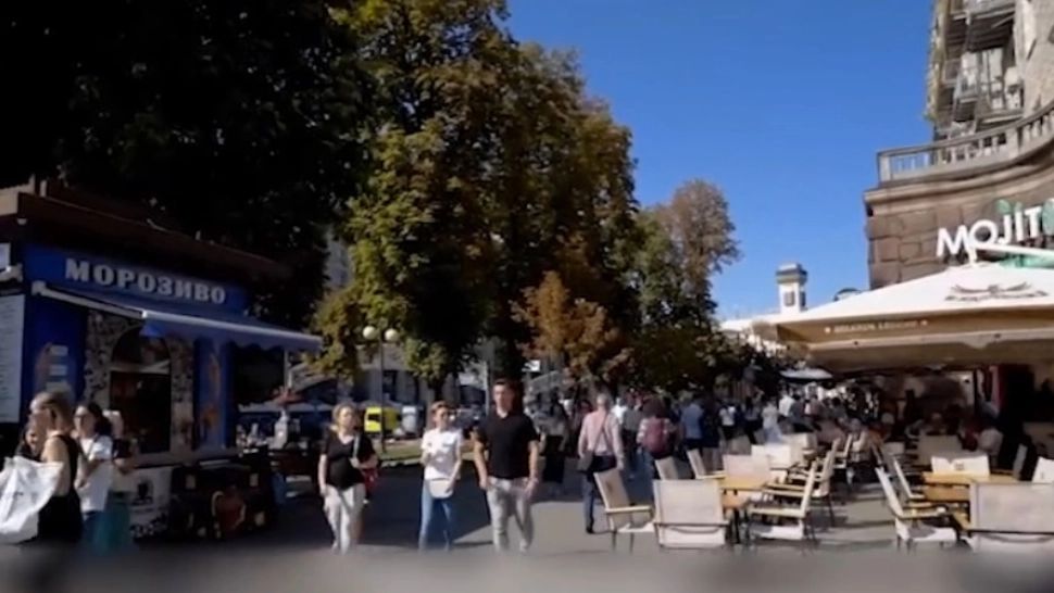 Vești bune de la Kiev: viața începe să revină la normal. Mai multe restaurante, terase și saloane de înfrumusețare s-au redeschis