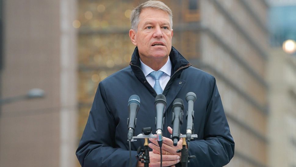 Război Ucraina. Klaus Iohannis participă la summitul extraordinar al NATO 