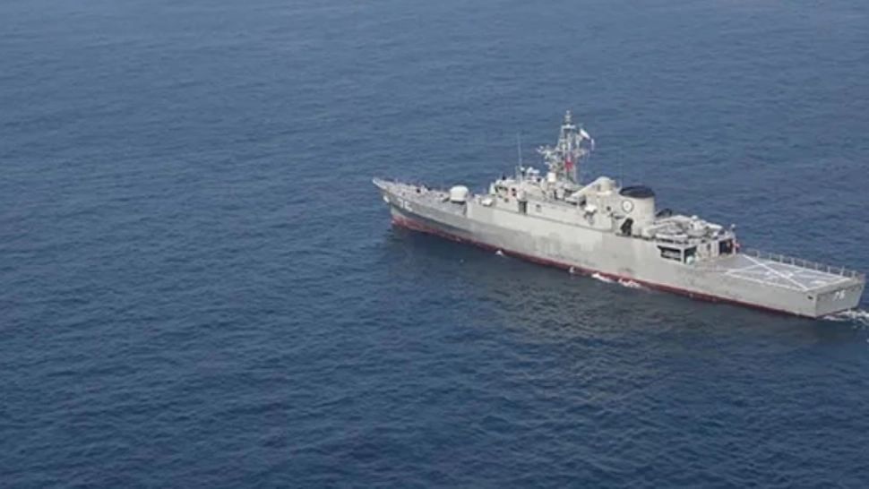 Navă cu peste 80 de oameni la bord, cuprinsă de flăcări puternice, în Grecia