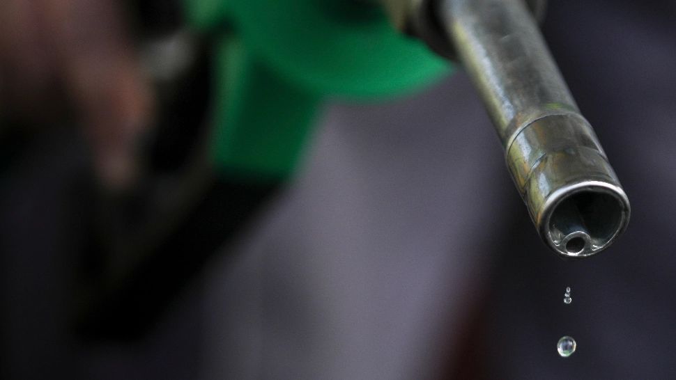 Carburanții, noua armă a politicienilor. Foto/Profimedia