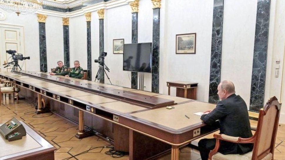 DUBLU MISTER la Kremlin. Șeful Marelui Stat Major, "dispărut" în aceeași zi cu ministrul Șoigu 