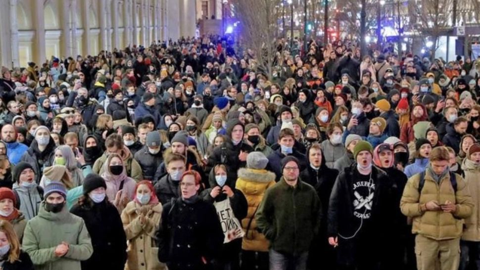 PROTESTE uriașe în Rusia împotriva războiului pornit de Putin în Ucraina