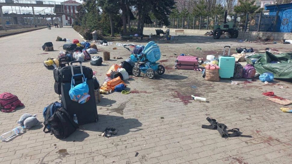 Atac cu rachete în gara din Kramatorsk, Donețk/ Twitter Dmitri Kuleba