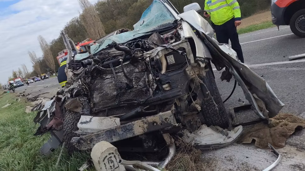 FOTO Tragedie rutieră în județul Bacău, soldată cu 3 morți și 4 răniți