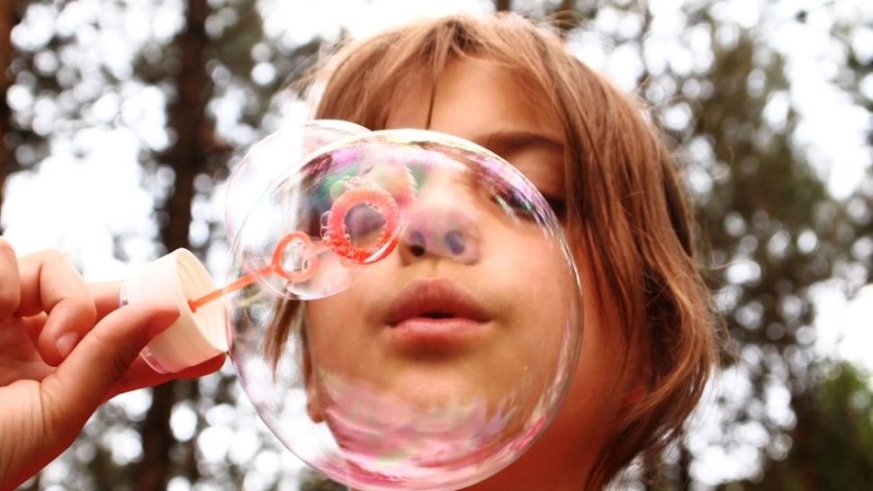 BANI mai mulți pentru copii: măsura anunțată de premierul Nicolae Ciucă