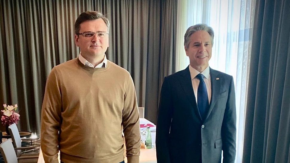 Dmitro Kuleba și secretarul de stat american Antony Blinken/ Foto: Twitter Kuleba