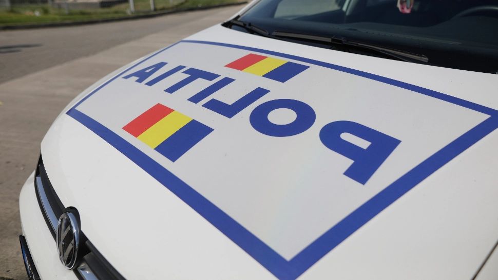O tânără de 18 ani a murit, după ce s-a aruncat în gol de la etajul 5, în Timișoara
